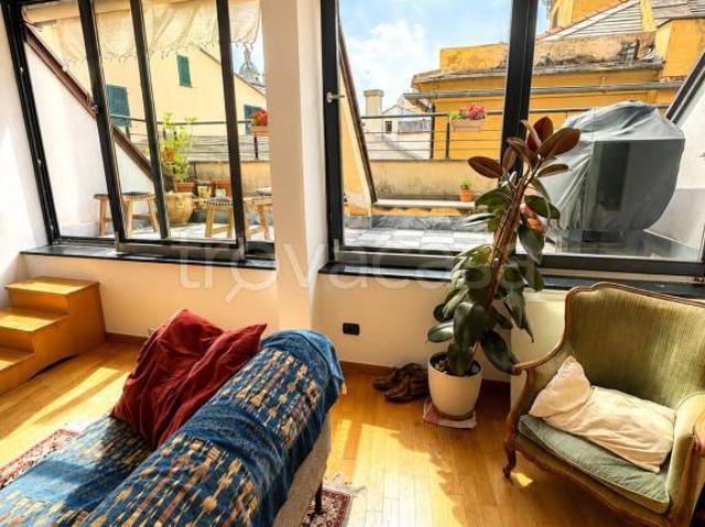 Appartamento in affitto a Genova, Caricamento