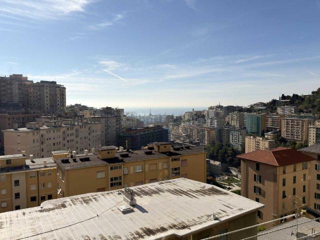 Appartamento in Affitto a Genova in Via Vesuvio