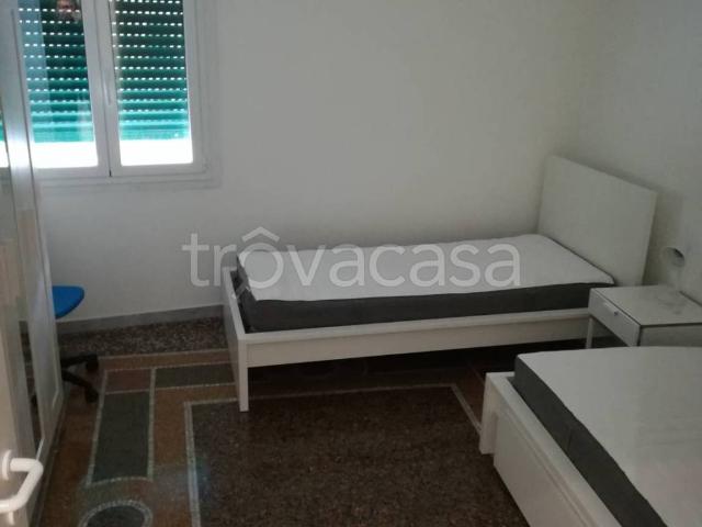 Appartamento in affitto a Genova piazza Andrea Massena, arredato, terrazzo, balcone TrovaCasa