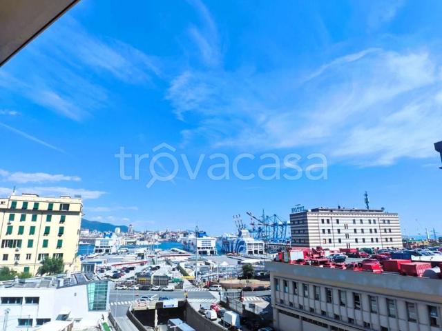 Appartamento in affitto a Genova piazza Roberto Baldini, 7, terrazzo, parzialmente arredato, ristrutturato TrovaCasa