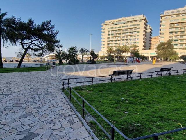 Appartamento in affitto a Genova piazza Raffaele Rossetti, arredato, vista mare, ascensore TrovaCasa
