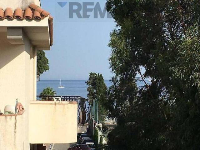 Appartamento in affitto a Giardini Naxos via del Sileno, 2, arredato, box, senza ascensore TrovaCasa