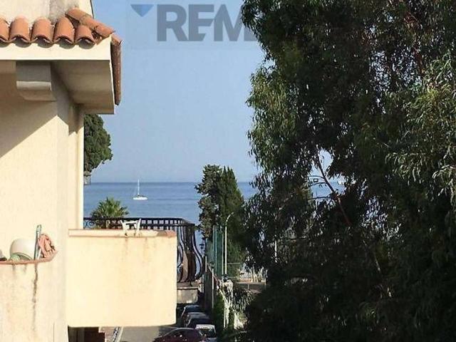 Appartamento in affitto a Giardini Naxos