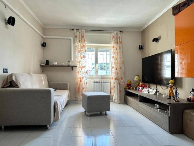 Appartamento in affitto a Giugliano in Campania via Casacelle, 123, arredato, ascensore, doppia esposizione TrovaCasa