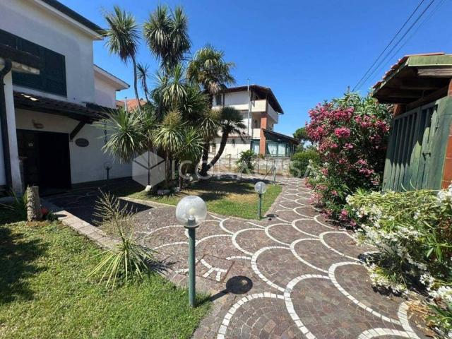 Appartamento in affitto a Giugliano in Campania via Vicinale Massariola, giardino privato, terrazzo, luminoso TrovaCasa