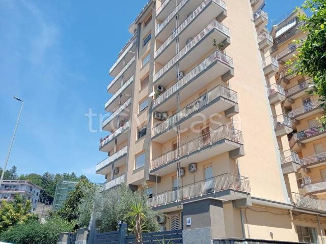 Appartamento in affitto a Gravina di Catania via Etnea, 44, non arredato/vuoto, ascensore, doppia esposizione TrovaCasa