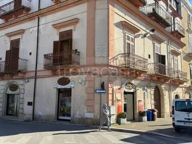 Appartamento in affitto a Gravina in Puglia piazza Giuseppe Pellicciari No Number, centrale, balcone TrovaCasa