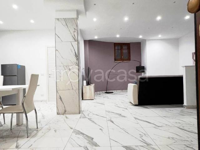 Appartamento in affitto a Gricignano di Aversa via Aversa, arredato, giardino privato, terrazzo TrovaCasa