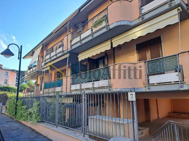 Appartamento in affitto a Grottaferrata via del Piscaro, 9, giardino privato, box, terrazzo TrovaCasa