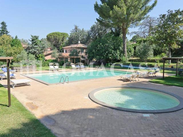 Appartamento in affitto a Grottaferrata via Umberto Pavoni, arredato, terrazzo, piscina condominiale TrovaCasa