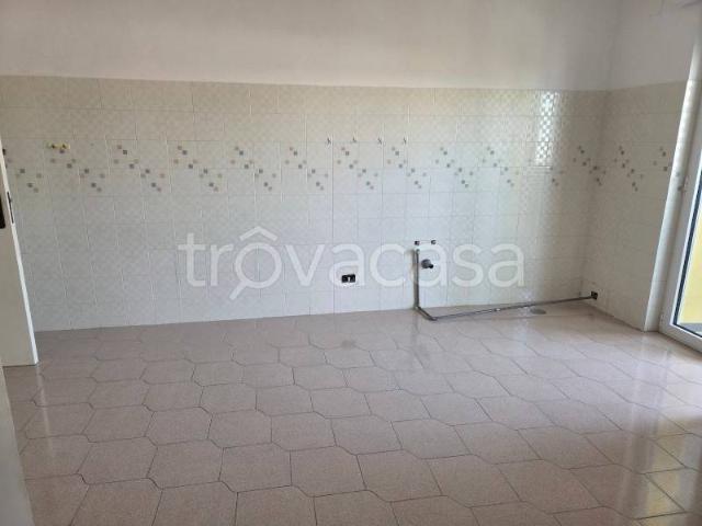 Appartamento in affitto a Grumo Appula piazzale Europa, non arredato/vuoto, luminoso, balcone TrovaCasa