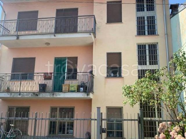 Appartamento in affitto a Ivrea via Frandina