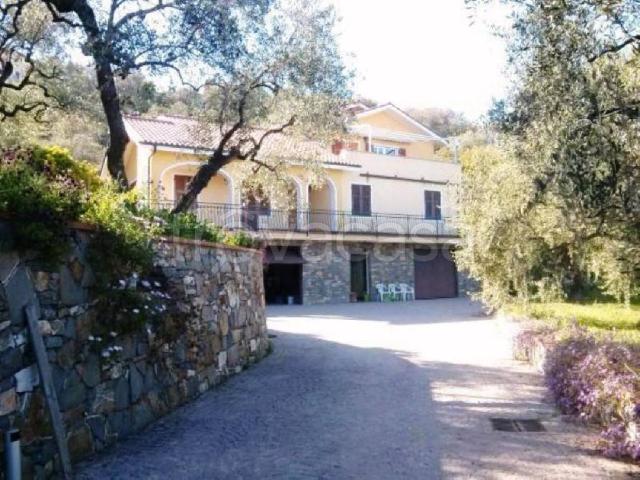 Appartamento in affitto a Imperia, arredato, giardino privato, posto auto TrovaCasa