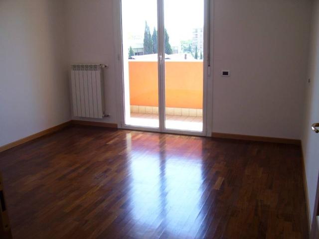 Appartamento in affitto a Imperia IM