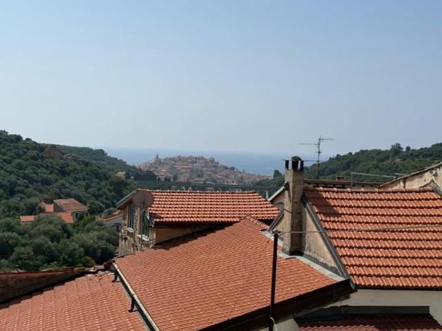 Appartamento in affitto a Imperia IM