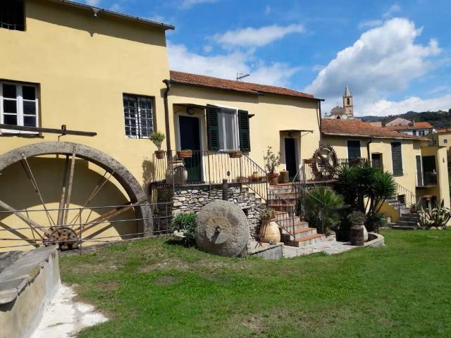 Appartamento in affitto a Imperia IM