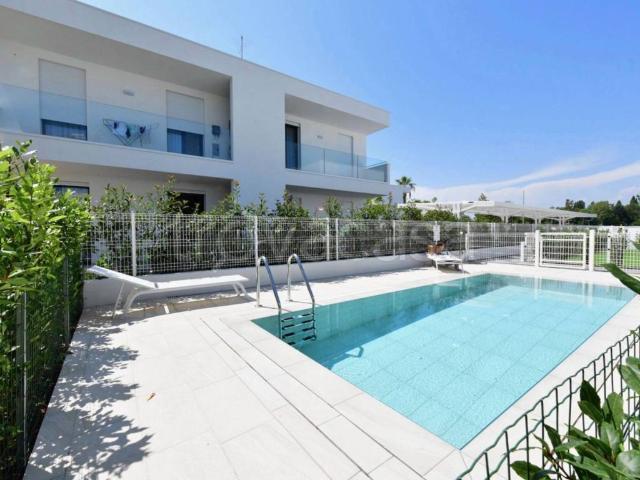 Appartamento in affitto a Jesolo via Giacomo Leopardi, 33, arredato, giardino privato, terrazzo TrovaCasa