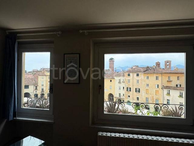 Appartamento in affitto a Lucca piazza dell'Anfiteatro, 15 TrovaCasa