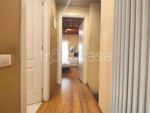 Appartamento in affitto a Lucca via del Crocifisso, arredato, centrale, parquet TrovaCasa