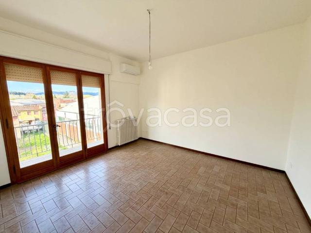 Appartamento in affitto a Lucca via di borgo Giannotti, non arredato/vuoto, giardino privato, box TrovaCasa