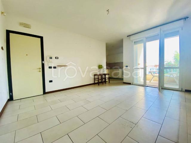 Appartamento in affitto a Lucca via Italico e Quirino Baccelli, 76, arredato, terrazzo, ascensore TrovaCasa
