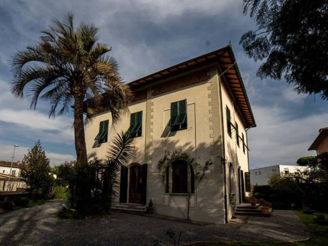 Appartamento in affitto a Lucca via Jacopo della Quercia, arredato, giardino, luminoso TrovaCasa