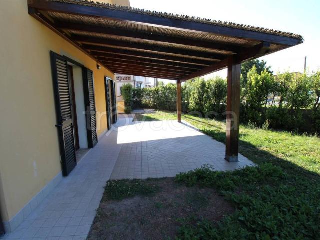 Appartamento in affitto a Lucca via per Corte Guidi, 439, arredato, giardino privato, posto auto TrovaCasa