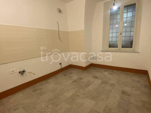 Appartamento in affitto a Lucca via San Paolino, snc, parzialmente arredato, centrale, parquet TrovaCasa