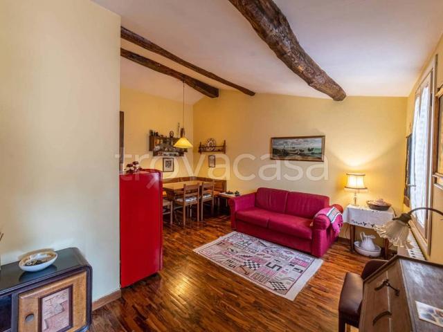 Appartamento in affitto a Lucca via San Tommaso, arredato, terrazzo TrovaCasa