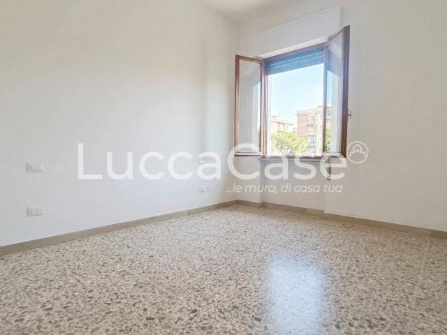 Appartamento in affitto a Lucca viale Luporini, non arredato/vuoto, parzialmente arredato, ristrutturato TrovaCasa