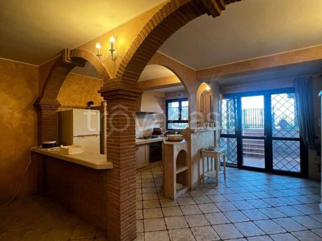 Appartamento in affitto a Ladispoli via dei Cacciatori, arredato, giardino privato, terrazzo TrovaCasa