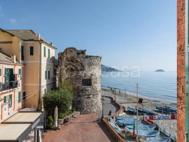 Appartamento in affitto a Laigueglia piazza Bastione, 11, arredato, fronte mare, centrale TrovaCasa