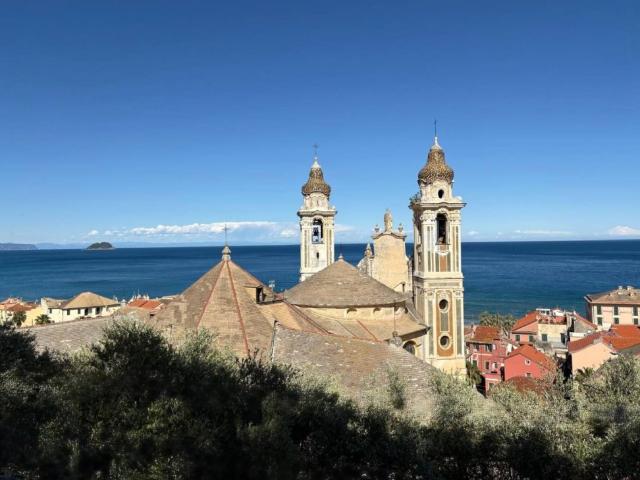 Appartamento in affitto a Laigueglia via Andrea Doria, posto auto, terrazzo, panoramica TrovaCasa