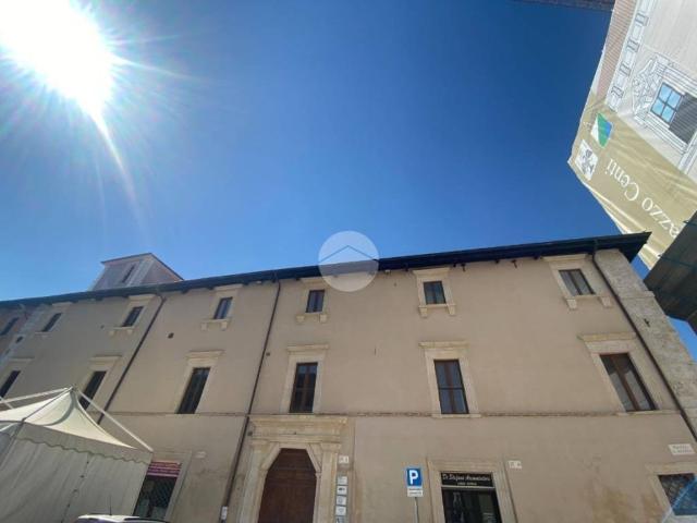 Appartamento in affitto a L'Aquila piazza santa giusta, 5, parzialmente arredato, ascensore, ristrutturato TrovaCasa