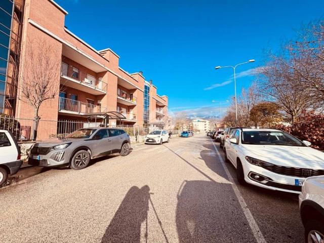 Appartamento in affitto a L'Aquila ufficio via avezzano, 11, non arredato/vuoto, ascensore, ristrutturato TrovaCasa