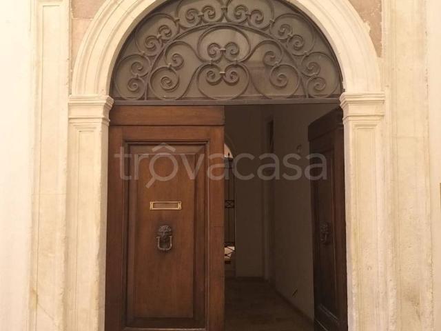 Appartamento in affitto a L'Aquila via Accursio, centrale, cucina abitabile, studio TrovaCasa