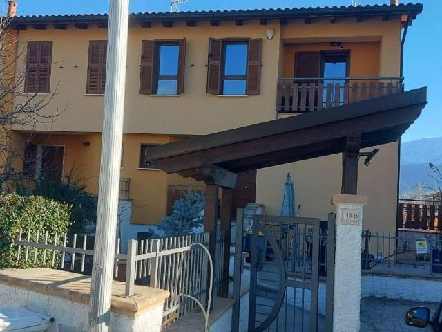 Appartamento in affitto a L'Aquila via Bazzanese, 116b, posto auto, terrazzo, balcone TrovaCasa