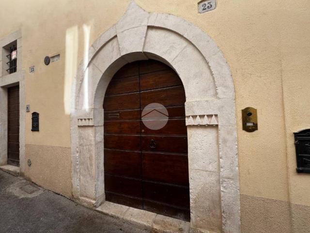 Appartamento in affitto a L'Aquila via san martino, 23, centrale, luminoso, ripostiglio TrovaCasa