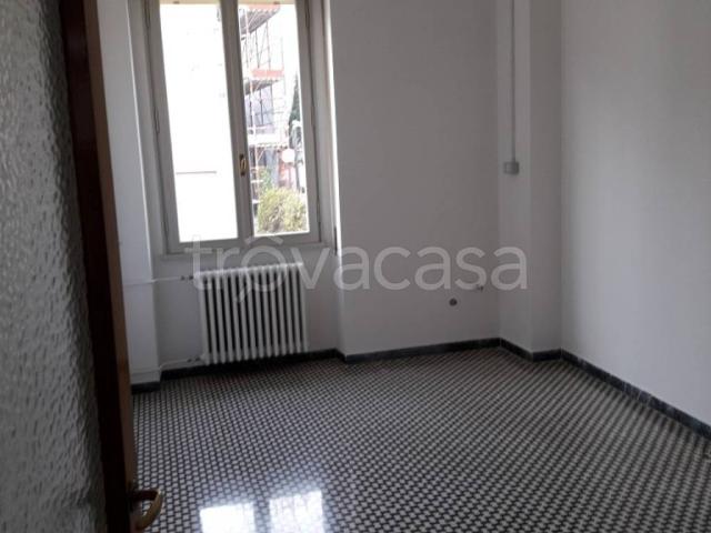 Appartamento in affitto a L'Aquila via Vittorio Veneto, non arredato/vuoto, ascensore, luminoso TrovaCasa