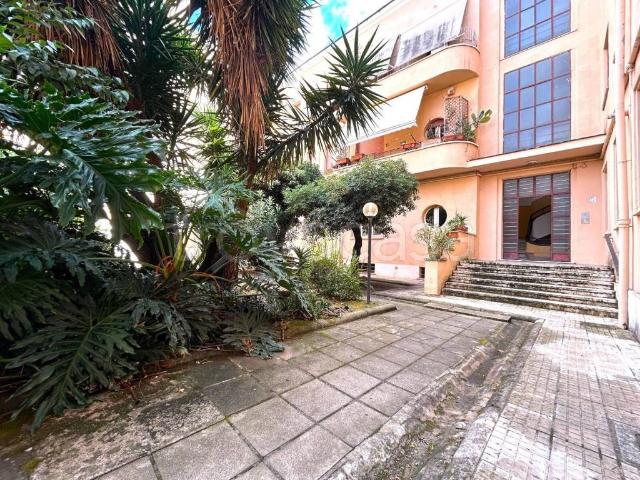 Appartamento in affitto a Latina viale Giuseppe Mazzini, arredato, centrale, cucina abitabile TrovaCasa