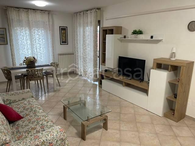 Appartamento in affitto a Latina viale John Fitzgerald Kennedy, 20, arredato, balcone, angolo cottura TrovaCasa