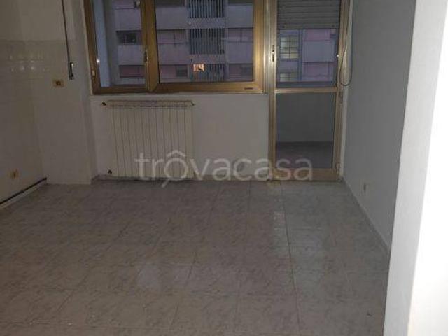 Appartamento in affitto a Latina corso g. Matteotti 88, non arredato/vuoto, centrale, balcone TrovaCasa