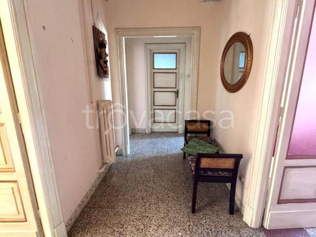 Appartamento in affitto a Latina piazza Dante Alighieri, 3, arredato, centrale, vicinanze negozi TrovaCasa
