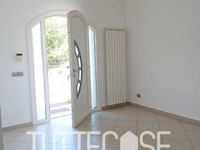 Appartamento in affitto a Latina strada Cerreto la Croce, giardino privato, cucina a vista TrovaCasa