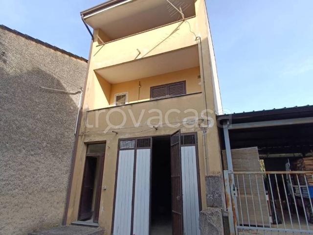 Appartamento in affitto a Latronico frazione Agromonte Mileo, giardino privato, box, terrazzo TrovaCasa