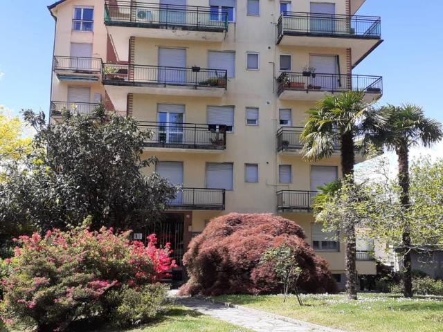 Appartamento in affitto a Laveno Mombello VA