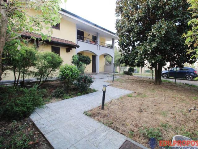 Appartamento in affitto a Lazzate MB