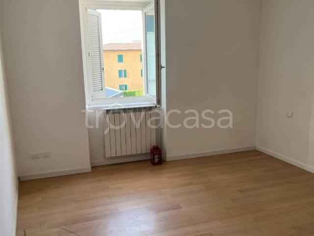 Appartamento in affitto a Lecco via Azzeccagarbugli, non arredato/vuoto, balcone TrovaCasa