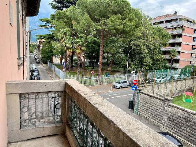 Appartamento in affitto a Lecco via Caprera, arredato, riscaldamento autonomo, ultimo piano TrovaCasa