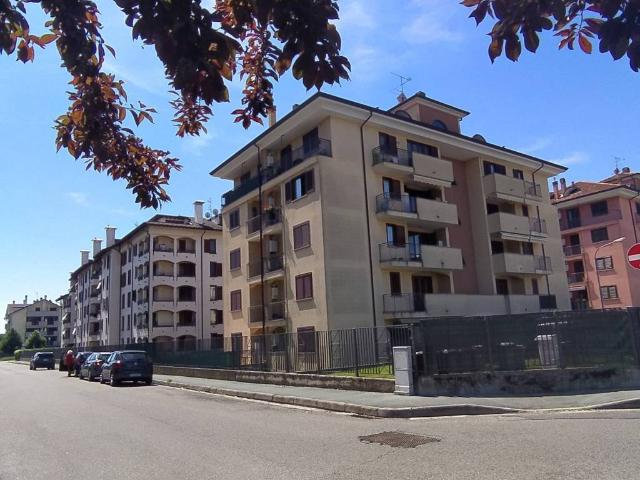 Appartamento in affitto a Legnano MI